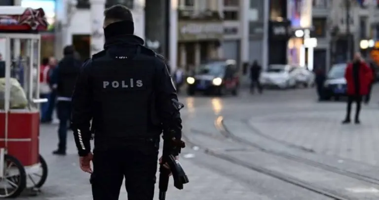 Nova eksplozija u Istanbulu, gore automobili