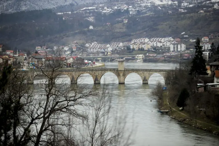 U Višegradu brutalno pretučen bošnjački povratnik, teške tjelesne povrede nanio mu vozač načelnika