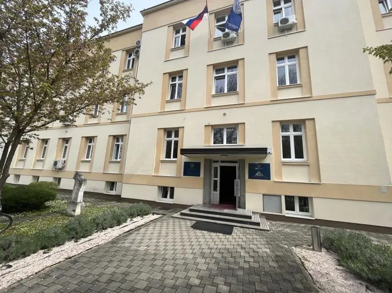 Viši asistent Pravnog fakulteta udaljen sa radnog mjesta zbog nedoličnog ponašanja