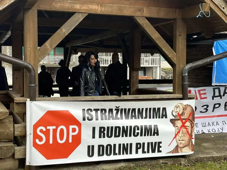 Protest mještana Jezera zbog geoloških ispitivanja: Nakon rudnika nema života (FOTO)