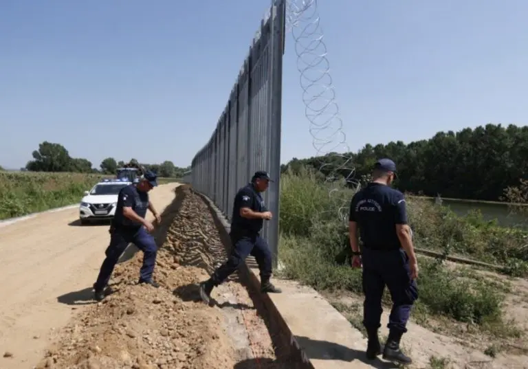 Napeto na grčko-turskoj granici: Ranjen grčki policajac