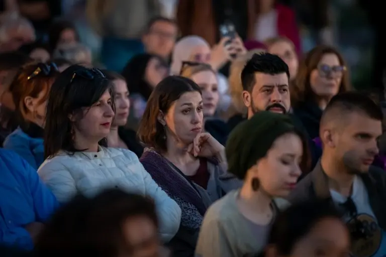 KULTURA NA ULICE 2024!: U PONEDJELJAK NA ŽUTOJ TABIJI KONCERT FRANCUSKIH ŠANSONA OH-LÀ-LÀ…PARIS!