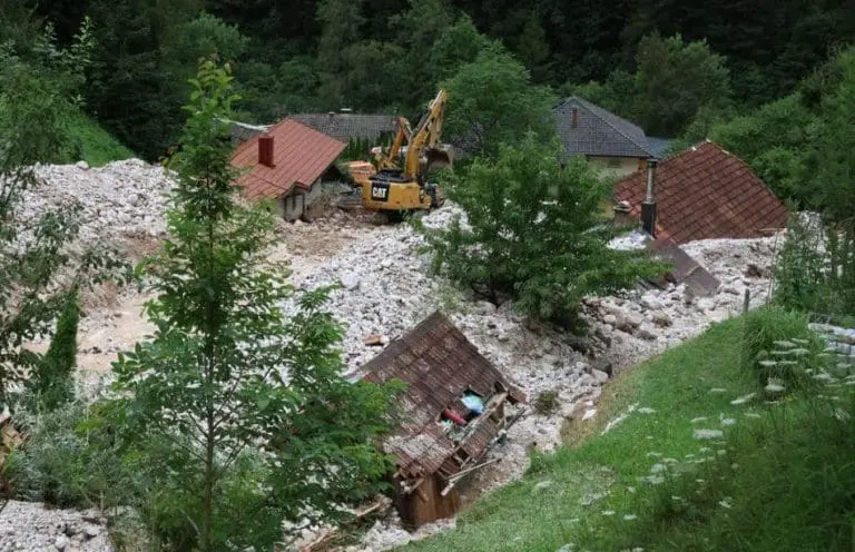 Posljedice nevremena u Sloveniji: Veliki odron zatrpao kuće, više nisu za stanovanje