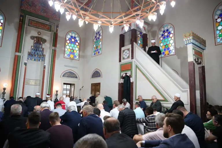 U Ferhat-pašinoj džamiji u Banjaluci klanjan bajram-namaz