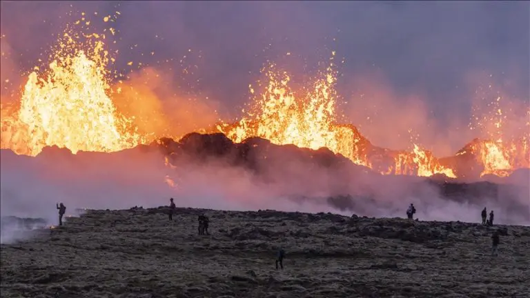 Zapanjujući snimak: Ponovo eruptirao vulkan, pepeo leti na sve strane (VIDEO)