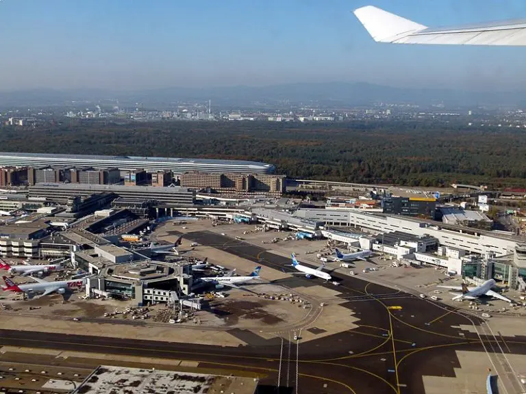 Aerodrom u Frankfurtu prekinuo rad zbog protesta klimatskih aktivista