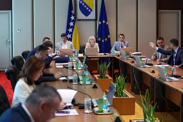 Vlast koja nije sposobna usvojiti budžet šalje negativan signal potencijalnim investitorima