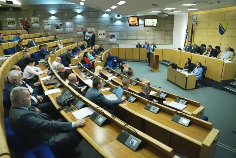 Političke igre ugrožavaju budućnost poljoprivrede u FBiH: Strategija za ruralni razvoj odbijena zbog nedostatka jednog glasa!