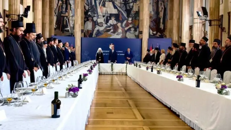 Aleksandar Savanović: Opijum za mase