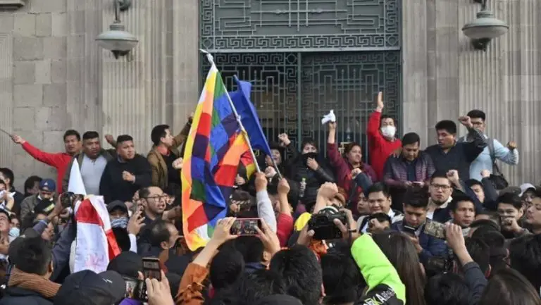 Dramatično propao pokušaj puča u Boliviji. Vođa pobunjenika uhapšen pred kamerama, vojska se povukla s glavnog trga