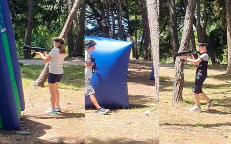 Umjesto igre i druženja, uče ih da nišane jedni u druge