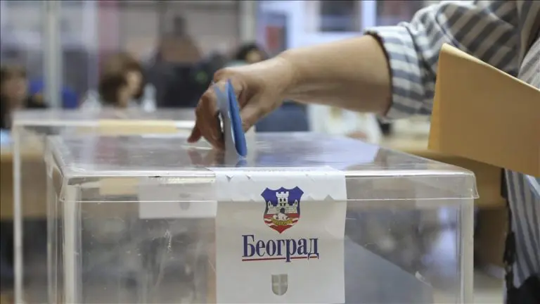 Izbori u Srbiji: SNS proglasio pobedu u većini gradova i opština