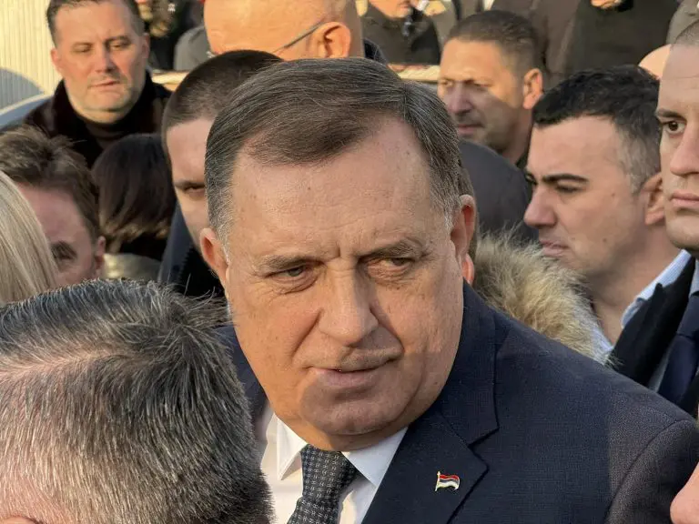 Dodik: “Povezani sa mudžahedinima ne bi smjeli sjediti u institucijama”