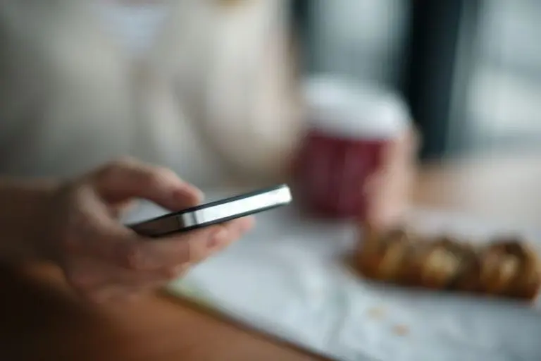 Prevara SMS-om koja skida pare sa računa: Ne nasjedajte!