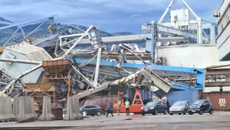 Nevrijeme u Crnoj Gori odnijelo dva života: Oluja rušila mostove od 400 tona