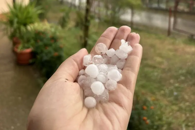 Nevrijeme stiglo u BiH: Kod Kotor Varoša, padali led i jaka kiša