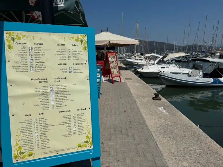 Grčka obara rekorde po broju turista, Hrvatska i Crna Gora bilježe pad broja turista