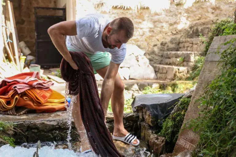 Braća iz Stoca sačuvala stogodišnji zanat: “Ništa ne pere bolje od kristalno čiste vode rijeke Bregave”