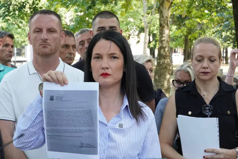 Trivić podnijela krivičnu prijavu protiv Stanivukovića zbog prodaje ćiriličnih slova za park