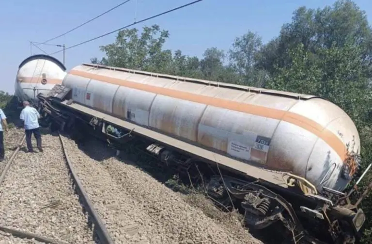 Iskliznuo vagon-cisterna sa pruge, oglasile se Željeznice RS