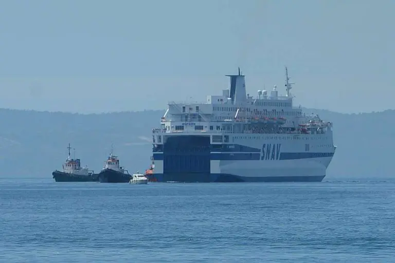 Rampa trajekta pala na pomorce, tri poginula, četvrtog izvukli iz mora. Stižu detalji