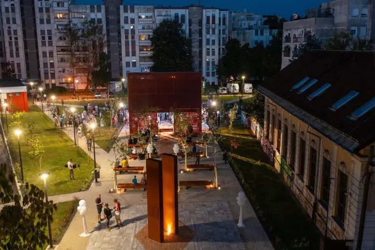 Još jedan vandalski čini: Poslije klupa na vidikovcu, uništena česma u tek otvorenom parku “Oslobođenja”