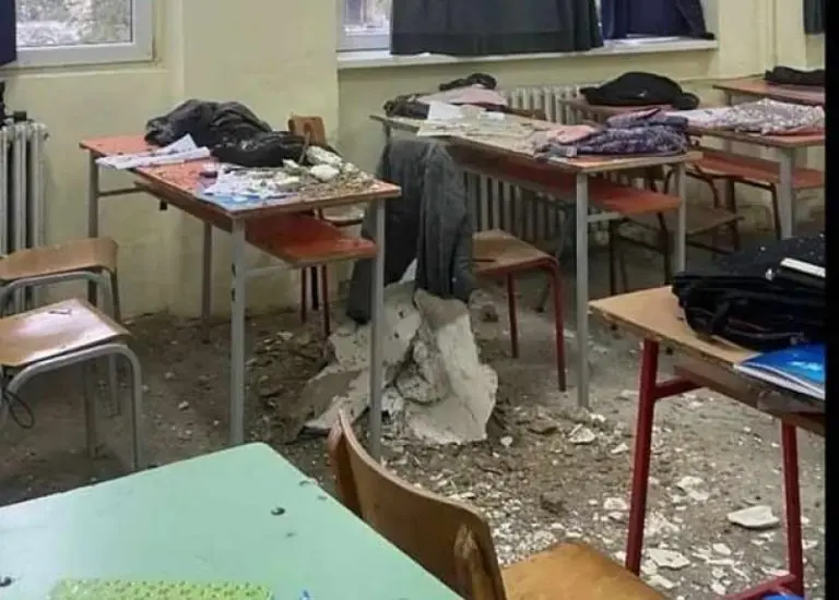 Povrijeđene dvije učenice: Obrušio se dio plafona u školi u Leskovcu