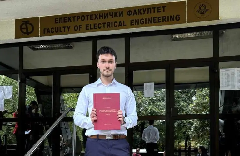 Život ga nije mazio: Miroslav Bratić iz Prijedora diplomirao desetkom na ETF u Banjaluci i postao inženjer elektrotehnike u 23. godini