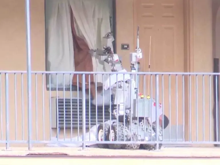 Policijski robot savladao kriminalca u nesvakidašnjoj akciji hapšenja (VIDEO)