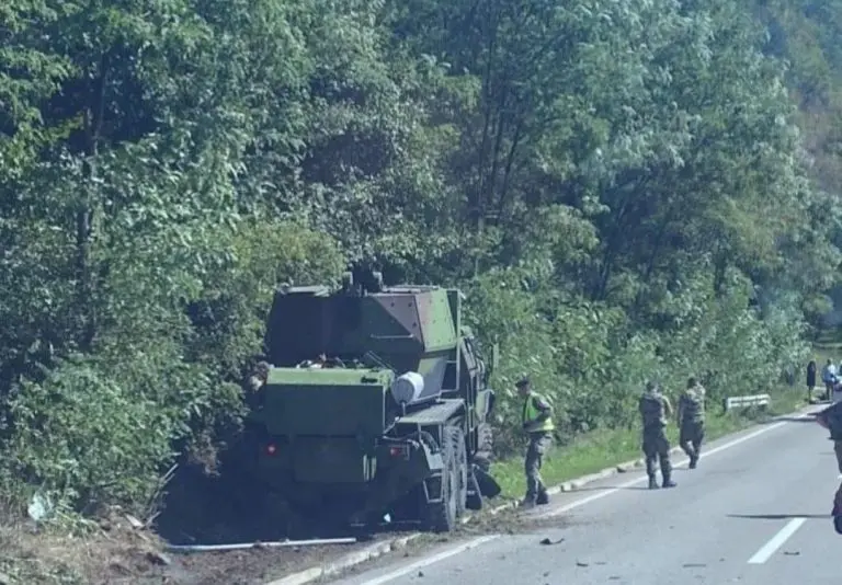 Teška saobraćajka u Srbiji: U sudaru sa vojnim vozilom poginula petočlana porodica, među njima i troje djece