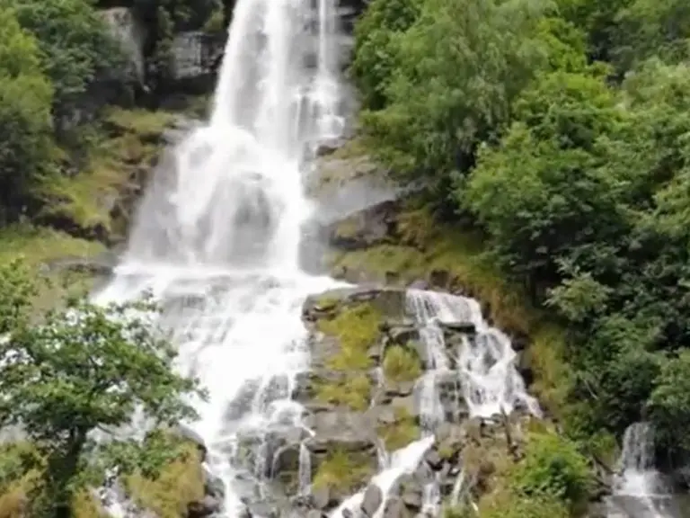 Zemlja vodopada krije i evropskog rekordera: Visok je čak 865 metara, a fotografi ga prosto obožavaju