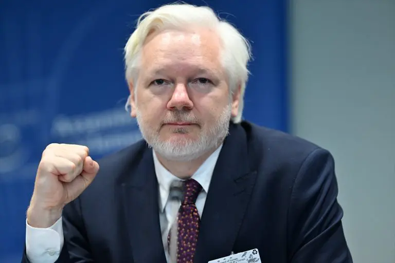 Julian Assange se prvi put obratio javnosti: “CIA je smislila planove za moju otmicu i atentat”