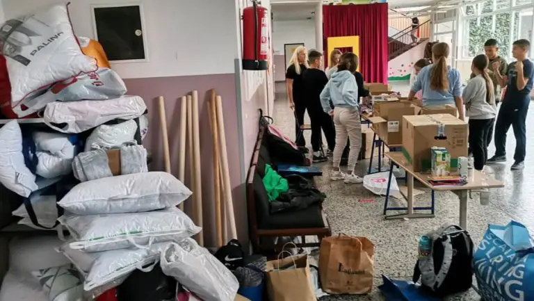 Humanost na djelu: Učenici iz Doboja prikupili pomoć za opštine iz FBiH pogođene poplavama