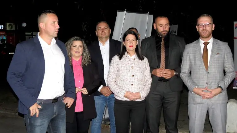 Četiri opozicione stranke na završnom skupu podržale Jelenu Trivić: Opozicija je jaka i niko nas više neće razbiti