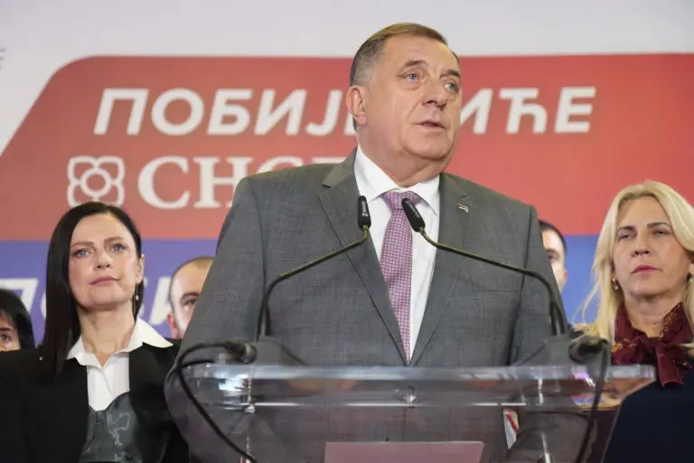 Dodik rekao ko je pored SNSD-a glasao za Šobota