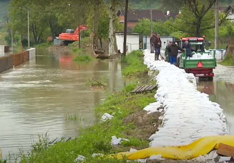 Panika u Hrvatskoj: Izlila se Sava, na snazi vanredne mjere od POPLAVA