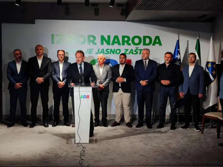 SDA održala press: Trojka će biti pometena