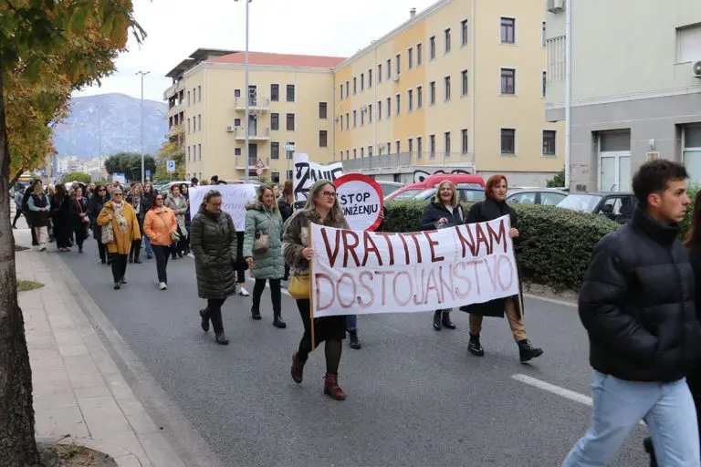 Prosvjetari stupili u generalni štrajk, traže povećenje plate za 15 odsto