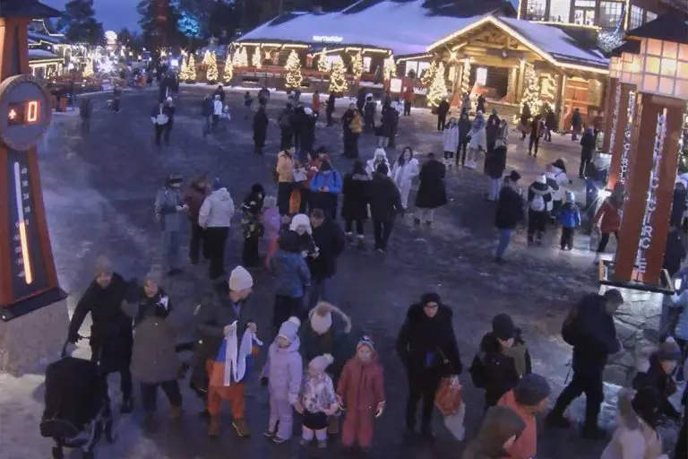 Nevolje u selu Djeda Mraza; Nema snijega (VIDEO)