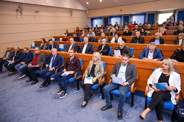 Kandidati još uvijek misterija: Ko će u fotelju predsjednika PDP-a?