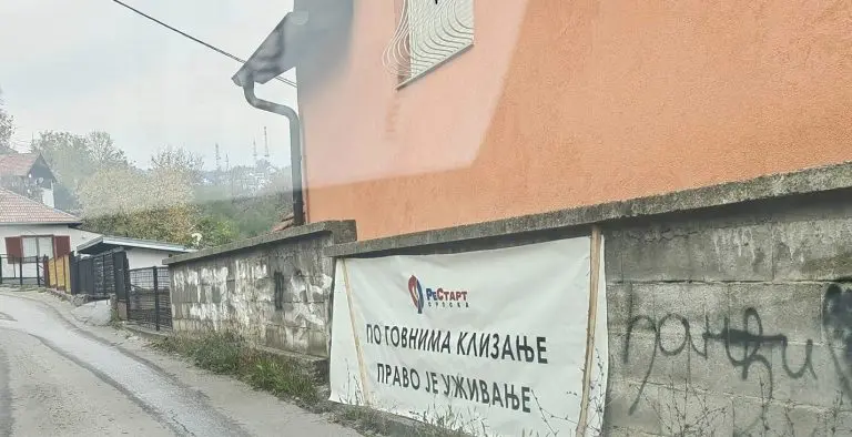Banja Luka: Pola godine teče kanalizacija niz ulicu, najavljena adekvatna “sportska manifestacija” uz prigodne nagrade