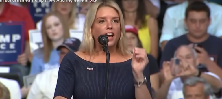 Ko je Pam Bondi, Trumpova nova kandidatkinja za državnu tužiteljicu