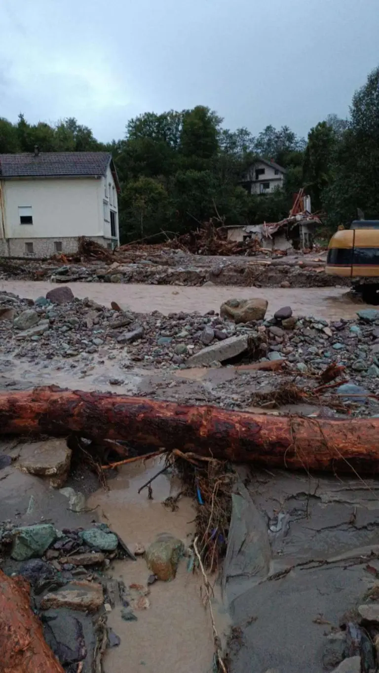 Studenti za poplavljena naselja Klisa i Neretvice donirali 2000 eura