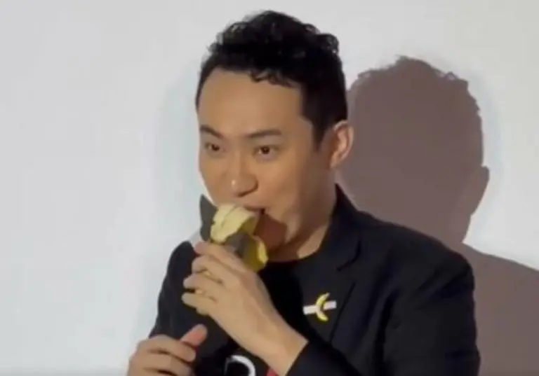 “ZAISTA JE DOBRA“: Tajkun pojeo BANANU od 6,2 miliona dolara, a kupljena je za samo dolar