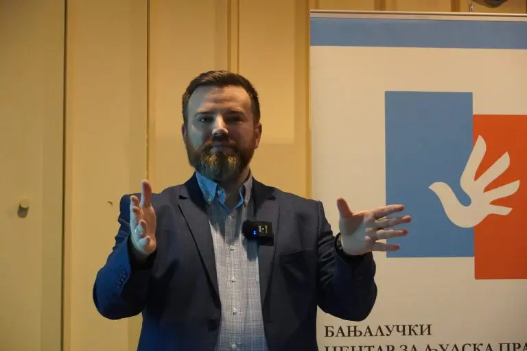 “Jednoumlje postalo vrlina, ugroženi svi koji misle drugačije”