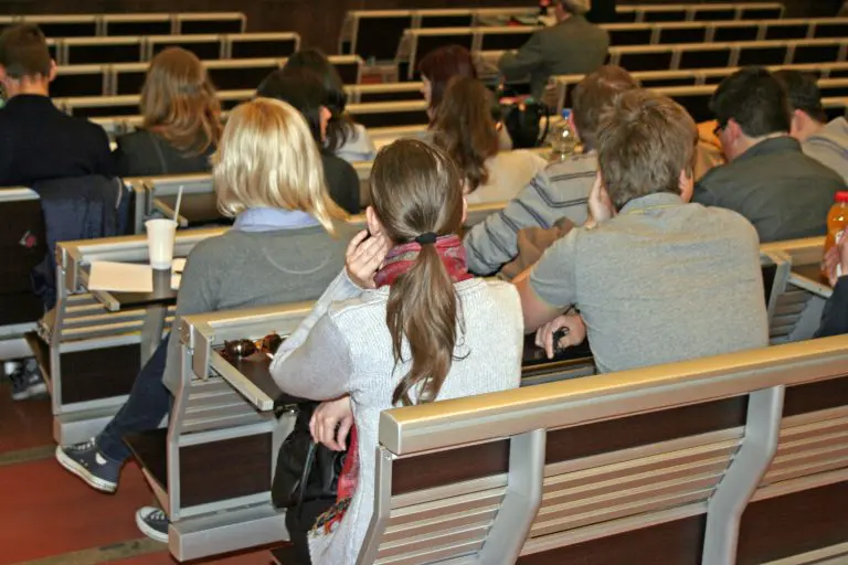 Stipendije za studente u RS: Džeparac umjesto stvarne pomoći!