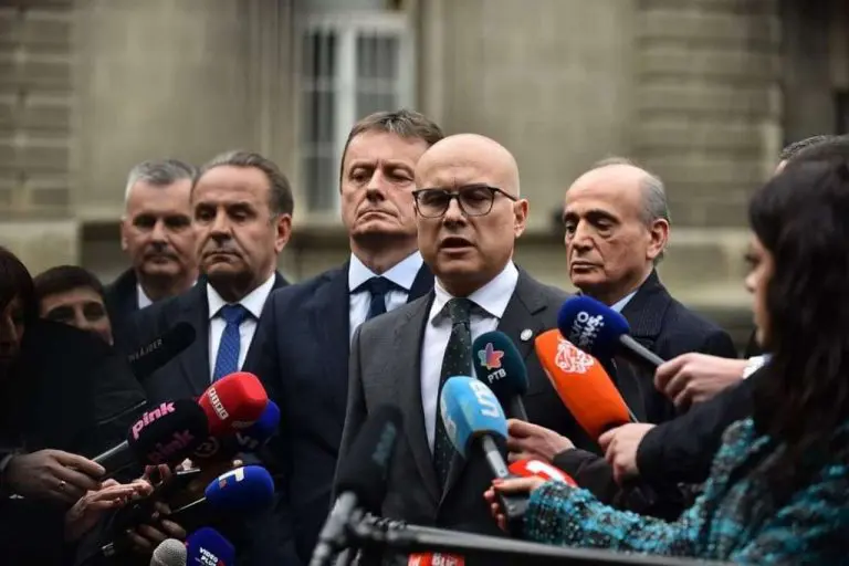 Predsjednik Vlade Srbije podnosi ostavku