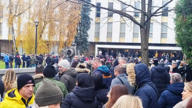 “Pogledajte šta se radi dok je Dodik u bolnici..ne znam šta se čeka”