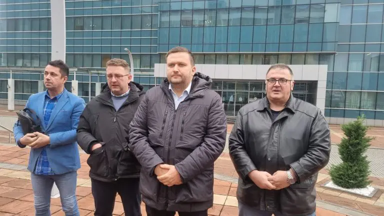 Zdravstvo RS u haosu: Tržni centar nudi veće plate nego bolnice – medicinari razmatraju odlazak!