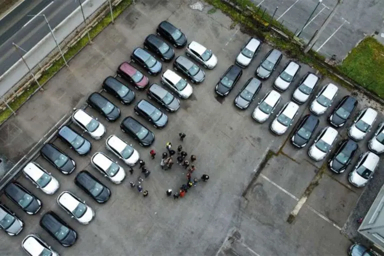 Humanost na djelu: Rahimić i Brčvak ispunili obećanje, donirali 40 automobila porodicama iz BiH